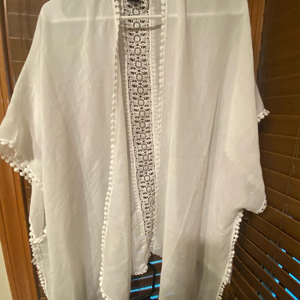 Steve Madden Kimonos - Picture 2 of 4